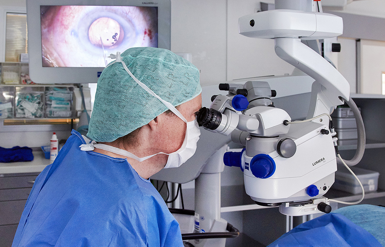 4. Grauer Star Operation: Implantation der Intraokularlinse