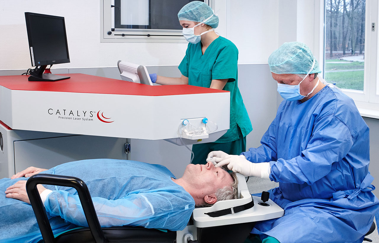 Grauer Star Operation mit Catalys Femtosekundenlaser